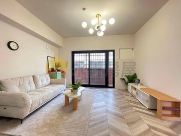 前鎮草衙捷運站｜陽台進出精緻美三房+車位｜高雄市前鎮區國光路