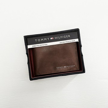 美國百分百【全新真品】Tommy Hilfiger 皮夾 證件夾 RFID防盜 TH 短夾 錢包 咖啡 CX93