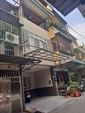 鳳山國中捷運翻新車庫透天｜高雄市鳳山區中山東路