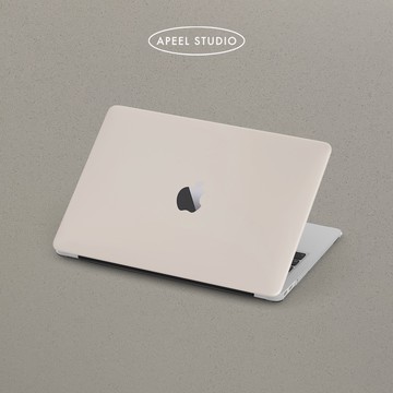 【 APIOU 】燕麥米色 MacBook 流沙全包防刮保護殼Air Pro 13/14/15/16 M4 M3 M2