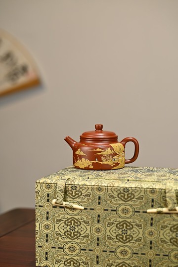 德鐘全手工  容量160cc原礦朱泥德鐘壺寓意在上德不德是以有德
