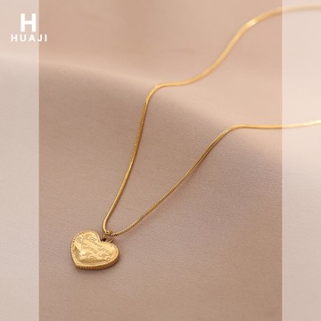 花跡氣質愛心項鏈女韓國復古金色心形蛇骨鏈英文字母吊墜閨蜜頸鏈