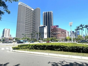 R9捷運站.中央公園.高樓層.全新三房車位｜高雄市新興區中山一路
