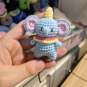 💛熱銷💛手工編織diy材料包鉤針毛線大耳朵小飛象鑰匙扣可愛掛件送朋友   DIY材料包 手工編織掛件 打發時間