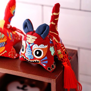 傳統民間布老虎 手工刺繡玩偶 護身符 車掛飾 平安香囊 招財吊飾