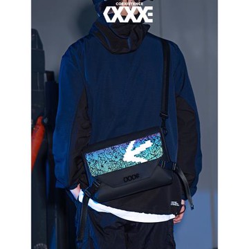 COEXISTENCE潮牌街頭潮流郵差包反光個性上班便攜單肩包斜挎包男