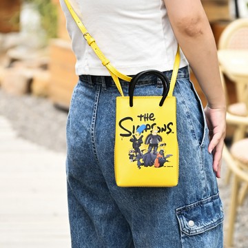 BALENCIAGA 巴黎世家 593826 The Simpsons聯名兩用迷你紙袋包.黃