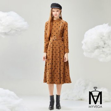 MYVEGA麥雪爾 MA點點印花Aline腰帶長洋裝-卡其
