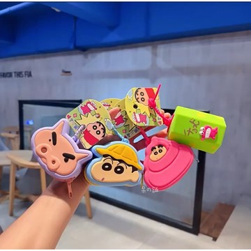 【台灣現貨|正版聯名】蠟筆小新矽膠零錢包 錢包 蠟筆小新 大頭 收納包 肥嘟嘟佐衛門 鱷魚 餅乾盒 收納 雜物 耳機包