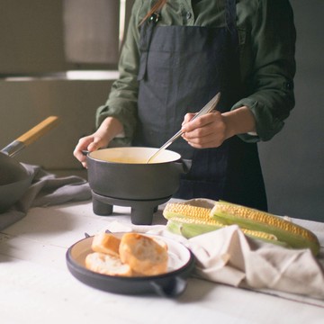 JIA品家 鼎鍋 鑄鐵鍋 20cm