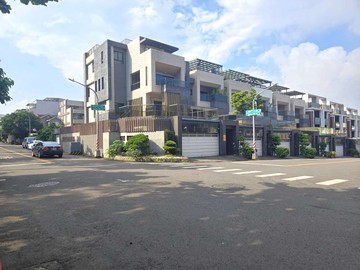 小港大坪頂臨坪鳳公園大三角窗透天｜高雄市小港區高坪五十六街