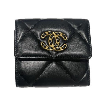 CHANEL 香奈兒 19系列經典金屬雙C LOGO菱格紋小羊皮三折短夾