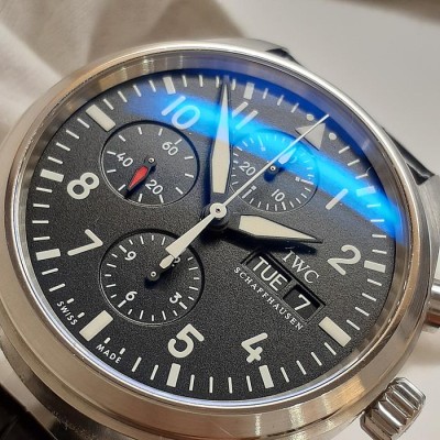 IWC インターナショナル・ウォッチ・カンパニー パイロットウォッチ IW371701 黒文字盤 レザーベルト Dバックル クロノグラフ  オートマチック メンズ 中古 | LINEブランドカタログ