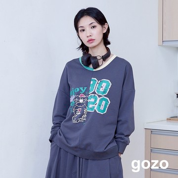 【gozo】趣味狗狗9020不對稱寬版大學T(深灰/米黃_F) | 女裝 V領 休閒