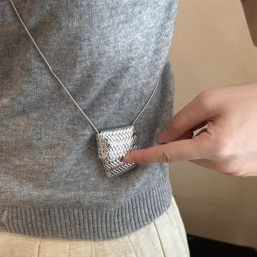 迷你編織小包包項鍊 輕奢 小衆設計感 疊戴 配飾 時尚 洋氣 長款 毛衣鏈 簡約 高顏值 ins風 個性 項鍊