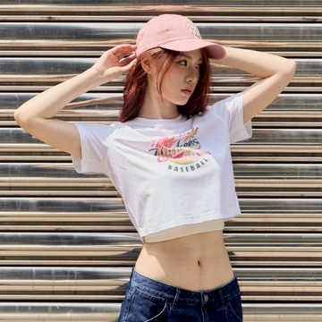 MLB 女版短袖T恤 Summer Graphics系列 紐約洋基隊 (3FTSX0153-50WHS)【官方旗艦店】