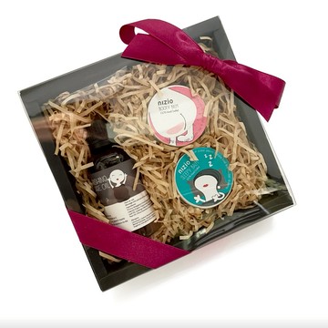 【nizio】媽媽寶寶護膚彌月禮盒  3入組  (附禮袋＋緞帶)( 新生兒/蠶豆症/孕媽咪/哺乳期 皆可用)