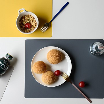 北歐簡約餐墊防水防油硅膠隔熱墊純色家用午餐防燙加厚餐布小方巾