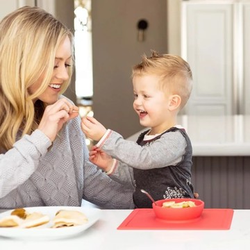 自己吃飯好開心【美國ezpz】快樂餐碗 (共6色可選) 寶寶 吃飯 用餐 餐盤 可吸附桌面 不再髒兮兮 碗盤打翻