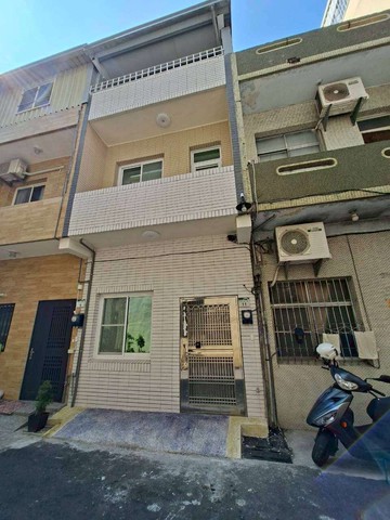 五甲家樂福商圈翻新透天｜高雄市鳳山區五甲二路