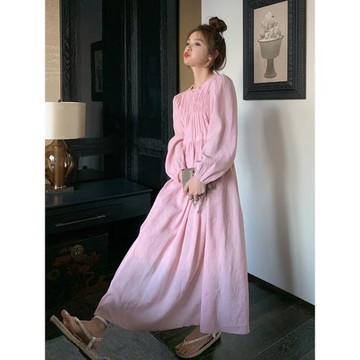 粉色長款連衣裙女2025秋季新款學院風褶皺高級感甜美寬松顯瘦裙子