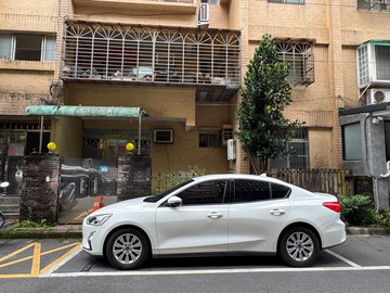 獨家專任玫瑰四房絕美方正好停車優質一樓首選｜新北市新店區玫瑰路