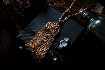 【老飾品/西洋老件】VINTAGE RAQUEL 華麗民族風金色古著長項鍊