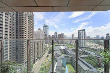 農十六首排｜PARK16 南青山｜次高2房平車｜高雄市鼓山區龍德路