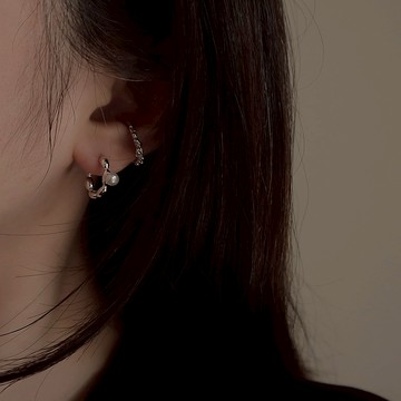 925純銀 橢圓花圈 淡水珍珠 易扣 耳環 耳夾 一對