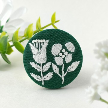 植物刺繡胸針