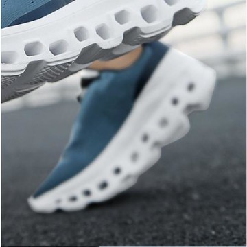 9912批發跨境外貿新款飛織鞋網面透氣緩震馬拉松跑步鞋男鞋運動鞋