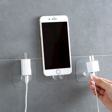 ZUCA”S - 免釘子無痕透明插座掛勾 牆壁掛勾 牆壁置物 掛鉤 無痕掛勾 防水掛勾 廚具收納 手機支架 -H-45