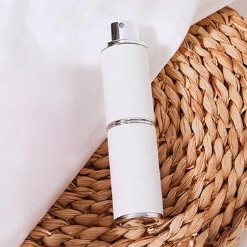 香水分裝瓶【4色可選】 8ml 贈分裝噴頭 旋蓋式 填充式 噴霧分裝瓶 香水 分裝 空罐 噴霧瓶 隨身瓶 鋁製 分裝瓶 香水分裝 小香 無蓋