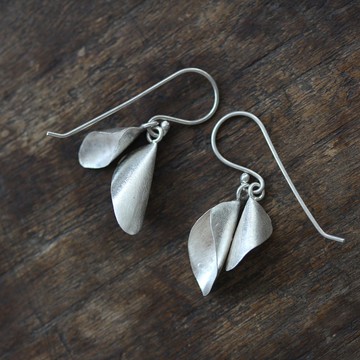 馬蹄蓮花手工銀或混合玫瑰金耳環 (E0185)