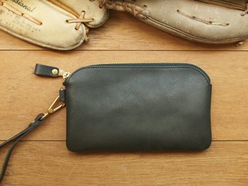 【 iPhone 17 】真皮手機錢包 (英文刻字/禮盒包裝) 可放護照