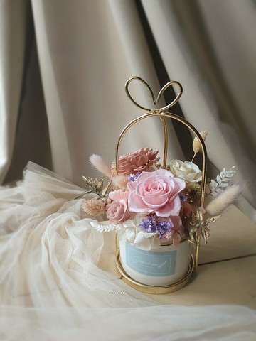 Sheer Whisper 絮語藏花_暖粉色天使羽翼金屬提籃永生擴香桌花