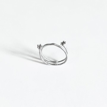 Mollis 戒指 (白水晶) 霧砂表面處理