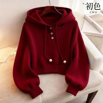 初色 休閒短版純色寬鬆抽繩鈕扣連帽落肩袖針織毛衣上衣女上衣-共2色-17362(F可選)