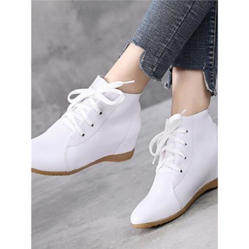 真皮小白鞋女內增高2025春秋款休閑平底軟皮系帶媽媽單鞋大碼皮鞋