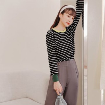 OB嚴選-撞色羅紋拼接彈性條紋針織上衣《AB16597-》