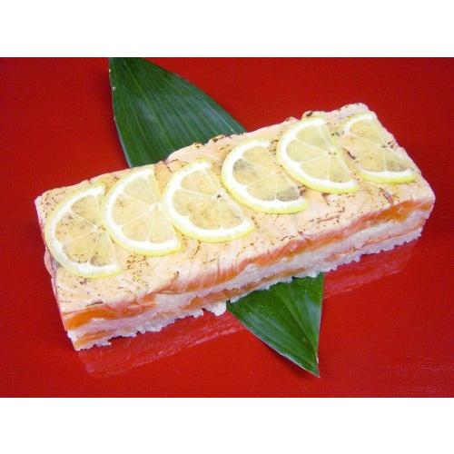 サーモン昆布〆寿司・小サイズ：福井一、鯖を扱う料理店の押し寿司