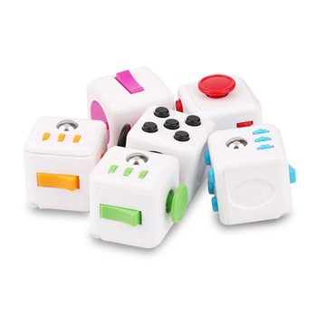 MFC04迷你款舒壓方塊(Fidget Cube)(顏色隨機)