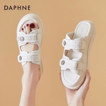 達芙妮涼鞋夏季女款2023年爆款時尚小香風增高百搭厚底松糕沙灘鞋