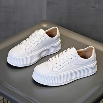 2024年春夏季小個子百搭運動厚底真皮韓版學生休閑餅干小白鞋女潮