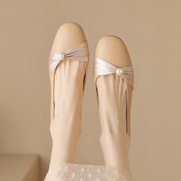 巨輕便~Lifes Valleys真皮圓頭珍珠單鞋女2024新款休閑通勤粗跟鞋