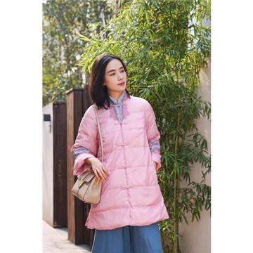 2541大吉復古純色繡花羽絨服中長款保暖上衣外套女寬松直筒白鴨絨