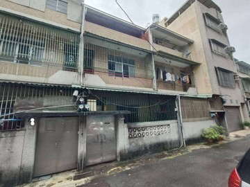 左營新民國小大面寬透天｜高雄市左營區重立路