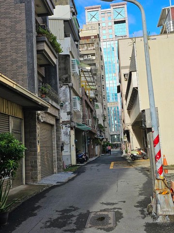 漢神亞灣精緻整新好停車1+2樓複層宅｜高雄市苓雅區成功一路