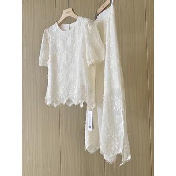 UMOOIE 立體刺繡套衫 半身裙 套裝