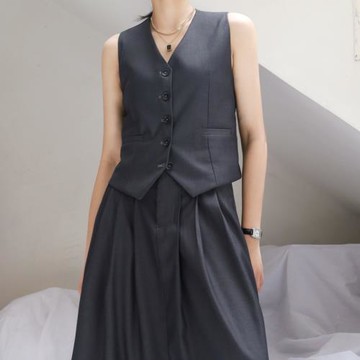 瘋狂念頭小眾小個子寬松顯瘦深灰色百搭短款V領馬甲背心西背女